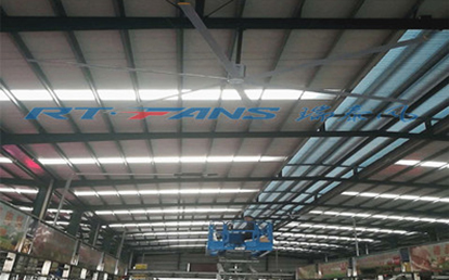 对于物流仓储中心安装大型工业大风扇可迅速通风降温