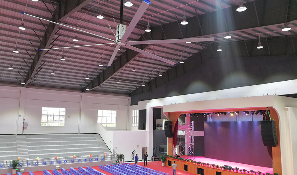 学校通风降温工程，看看瑞泰风工业大吊扇怎么做