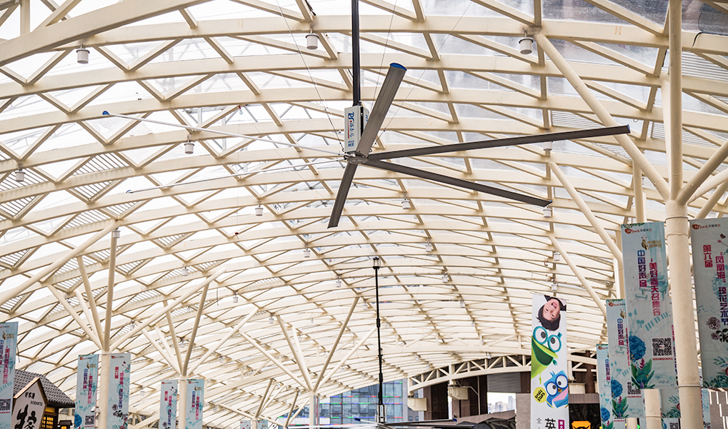 如何挑选大型商场通风降温设备 看看【瑞泰风】如何降温