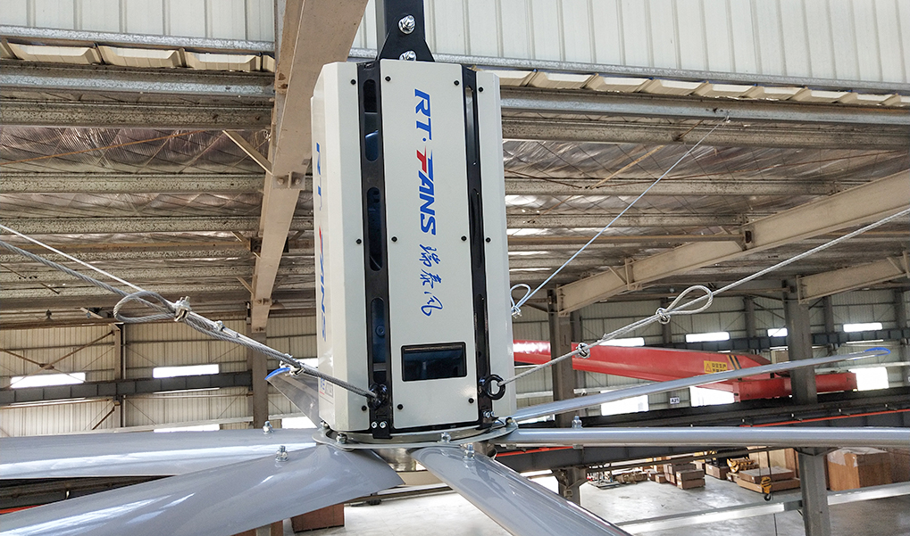 注塑车间大型工业吊扇安装，瑞泰风一步到位